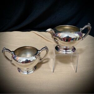 Vintage Oneida Silversmiths 2-Piece Silverplate Creamer & Sugar Bowl Set